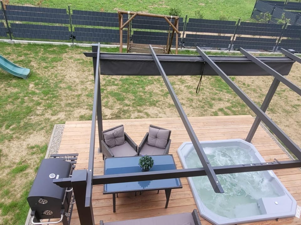 Patio, Garden, Seating area, Evening entertainment, Garden view