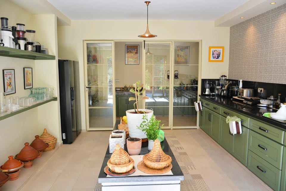 Coffee/tea facilities, Kitchen or kitchenette, minibar, pet friendly, stove, toaster