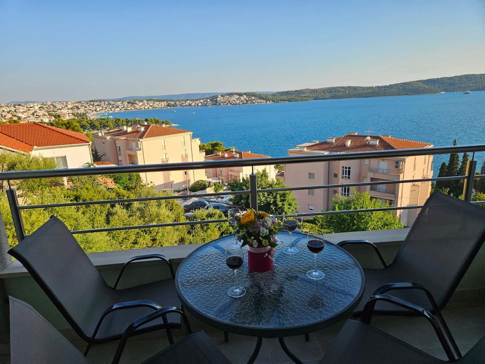 Day, View (from property/room), Balcony/Terrace, Sea view