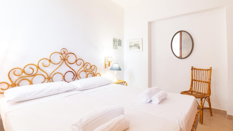 Bed, Photo of the whole room, Bedroom, towels, wardrobe