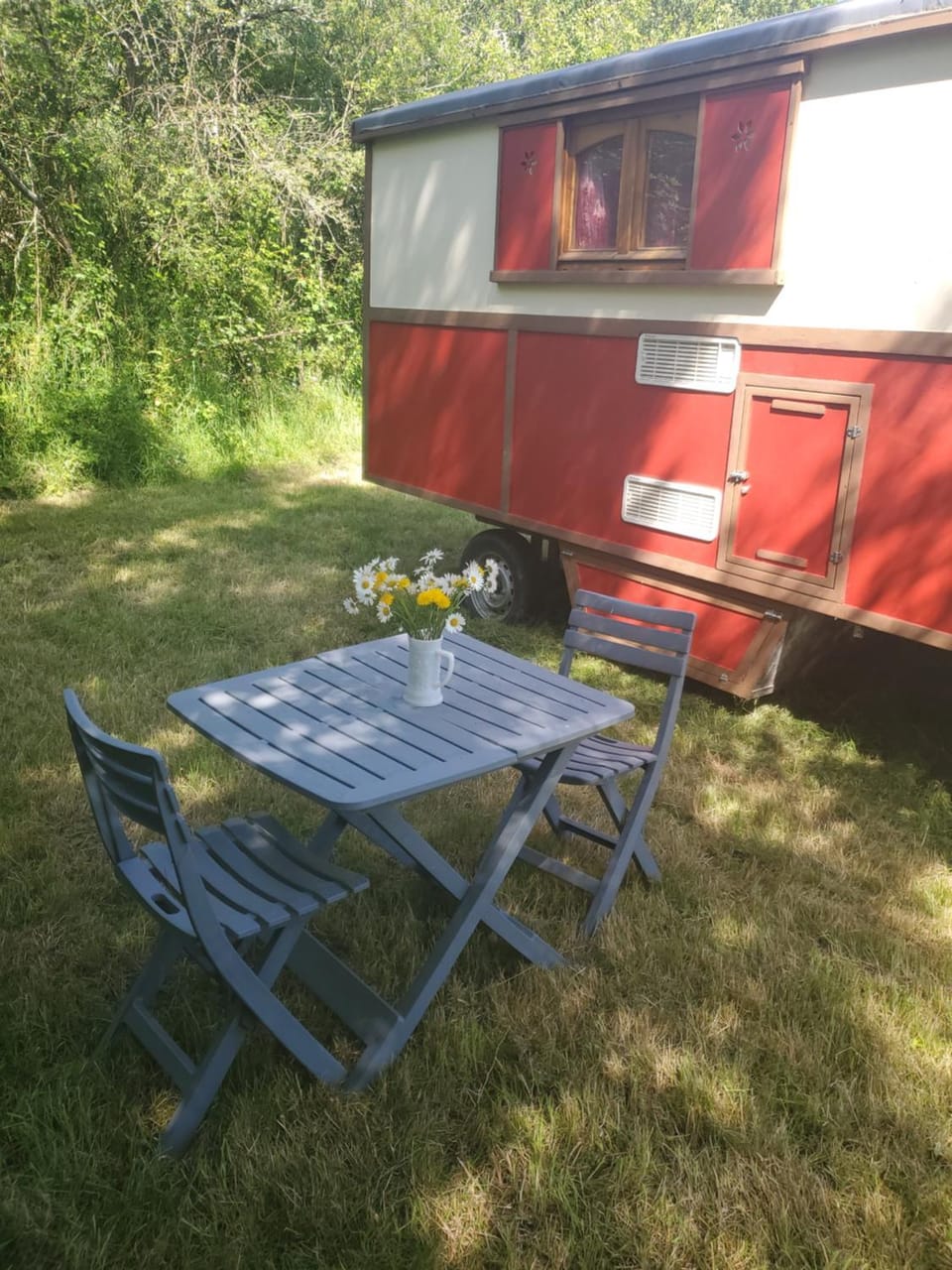 La roulotte du Buchet Campground/ 
RV Resort in Nouvelle-Aquitaine