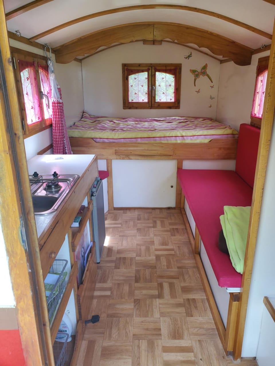 La roulotte du Buchet Campground/ 
RV Resort in Nouvelle-Aquitaine