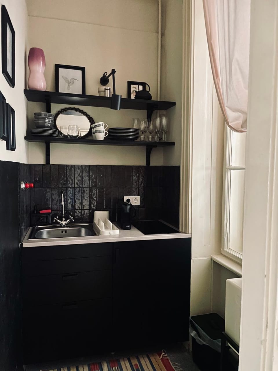 Coffee/tea facilities, stove, kitchen