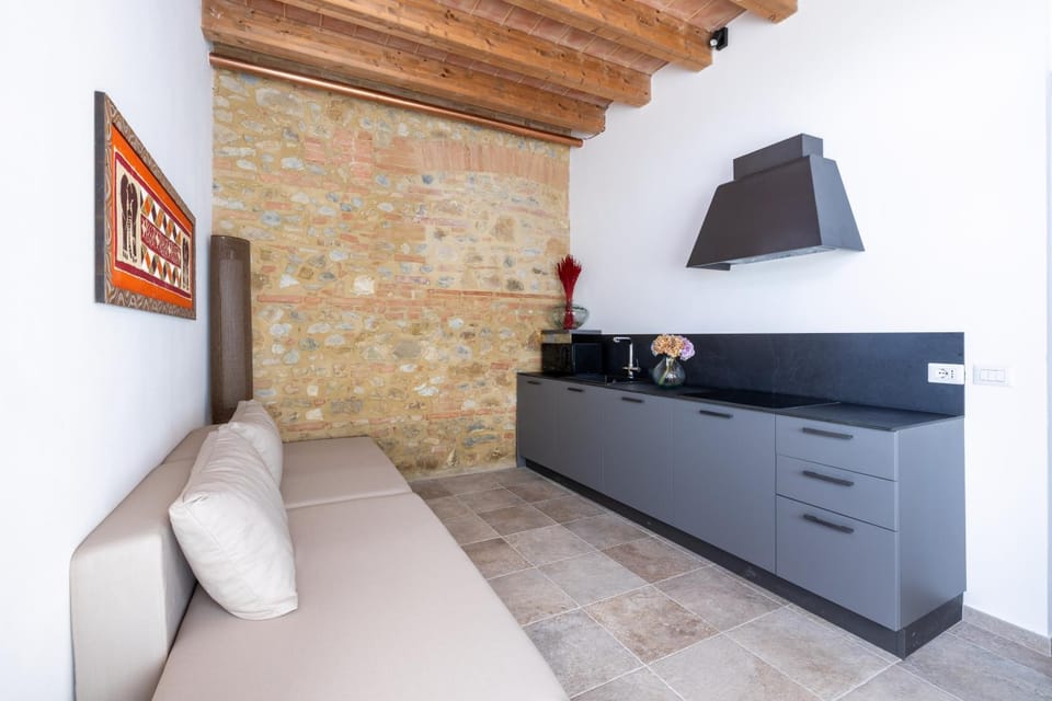 Kitchen or kitchenette, Living room
