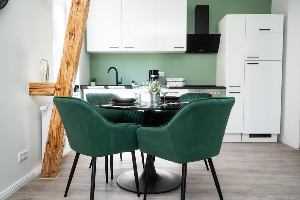 Kitchen or kitchenette, Dining area, pet friendly, stove