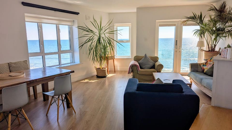 TV and multimedia, Living room, Seating area, Dining area, Sea view