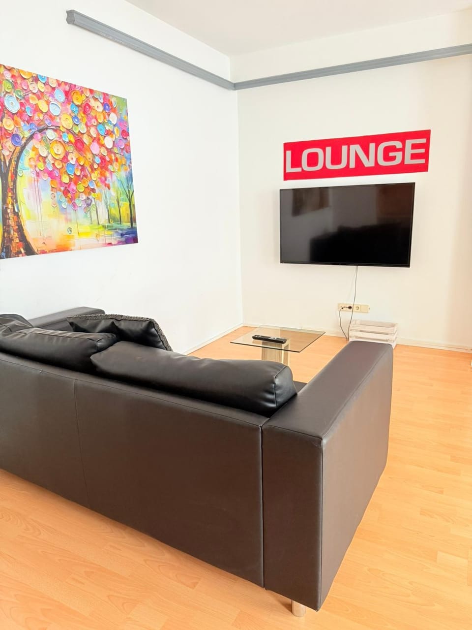 TV and multimedia, Living room, Seating area, Evening entertainment