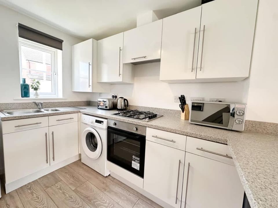 Chestnut House by Blue Skies Stays House in Middlesbrough