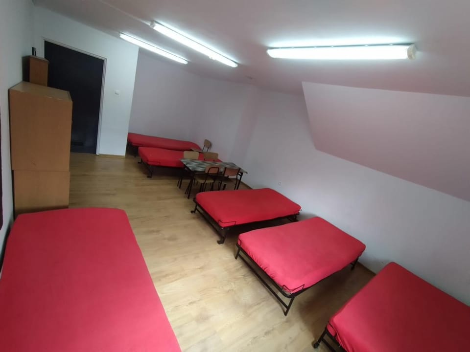 Szkolne Schronisko Młodzieżowe w Wetlinie Hostel in Slovakia