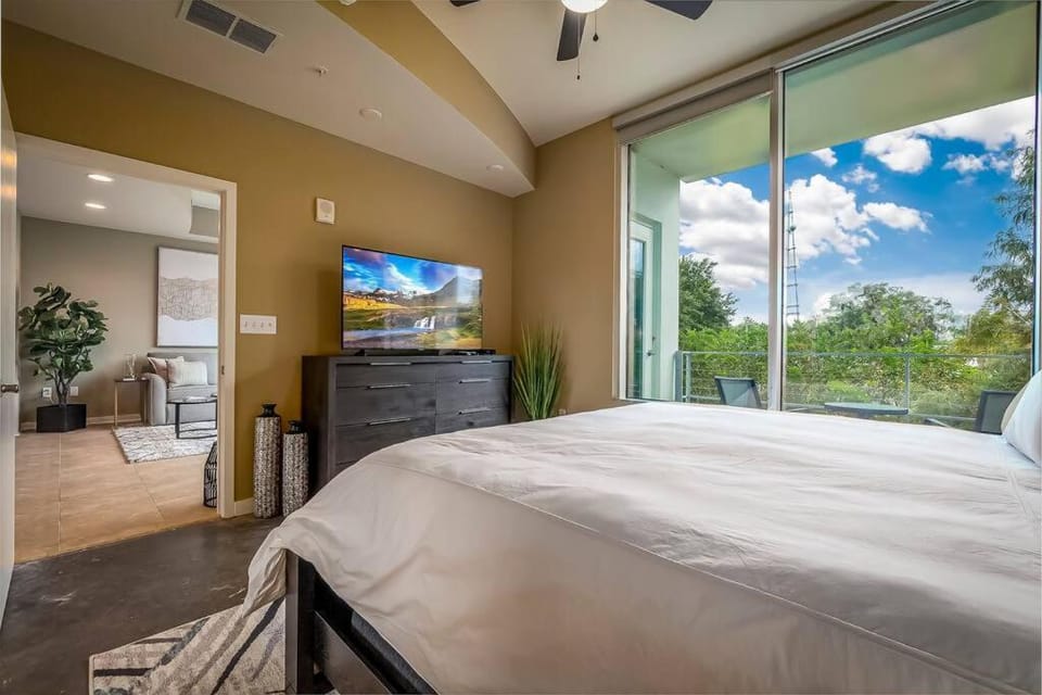Stunning & Luxurious 2Bed 2Bath Open floor plan Apartment in Orlando