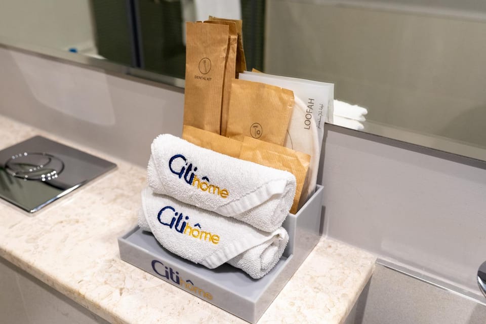 Bathroom, towels