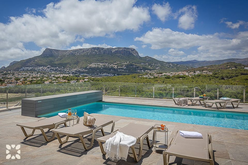 Villa Alegranza by Abahana Villas Villa in Calp