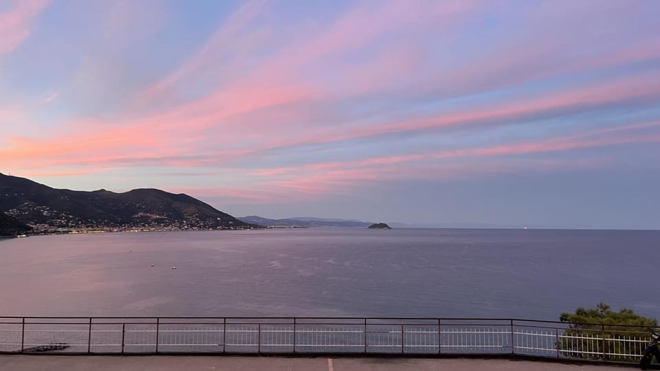 Stupenda vista mare a Laigueglia con posto auto Apartment in Laigueglia