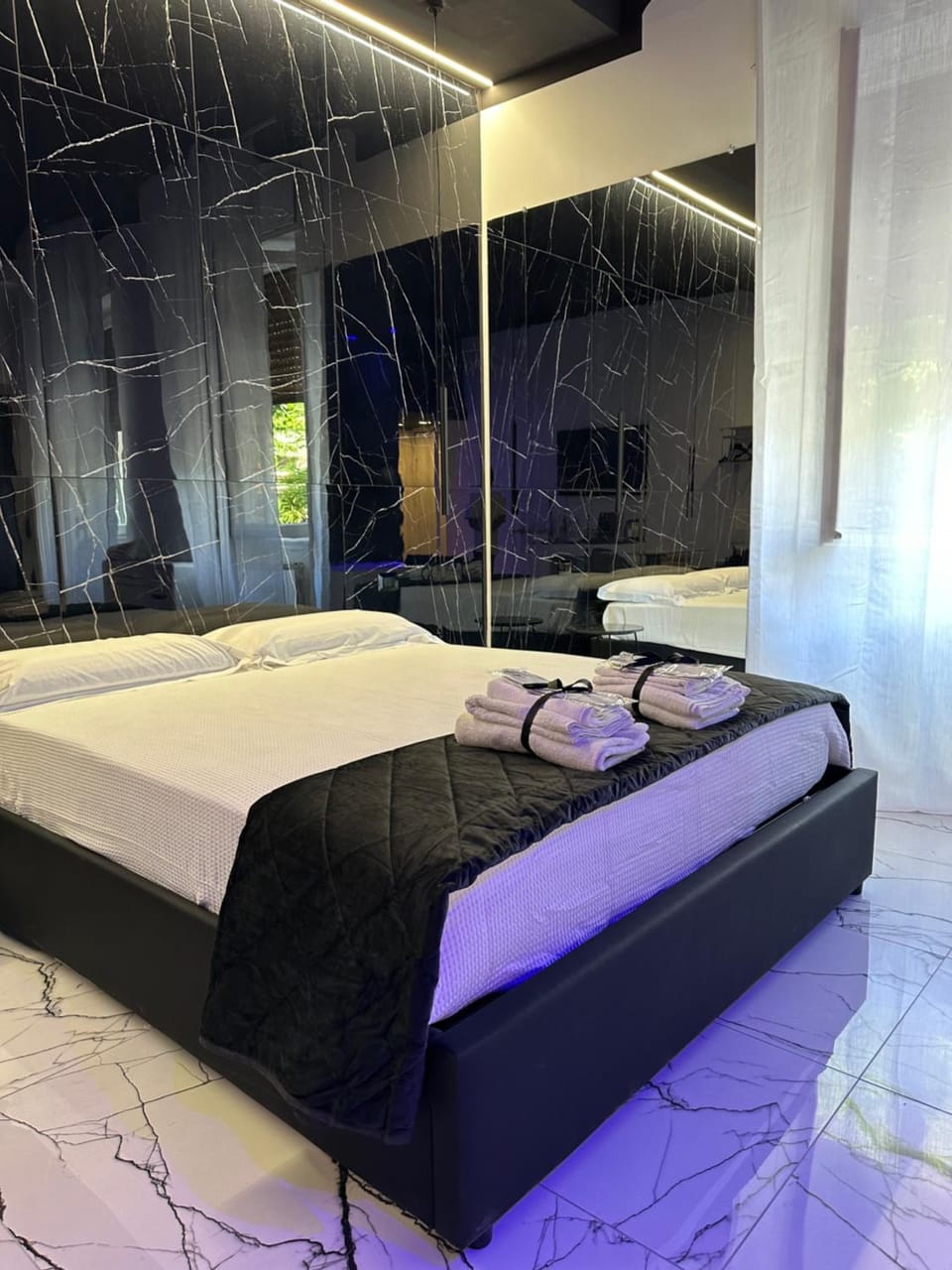 Milan Hub Private SPA Apartment in Milan