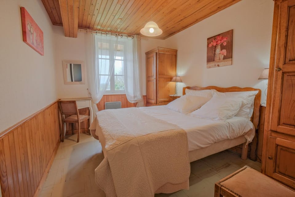 Property building, Living room, Bedroom