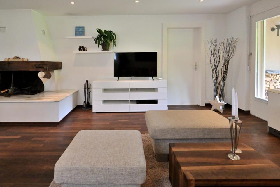 Living room, fireplace