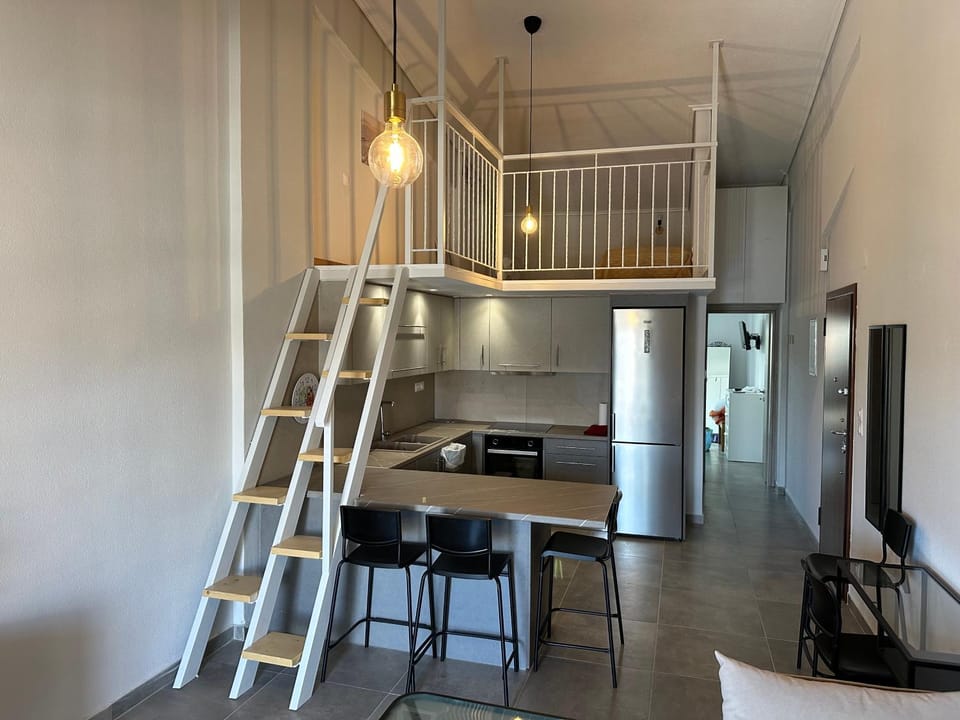 Kitchen or kitchenette, Photo of the whole room, Dining area