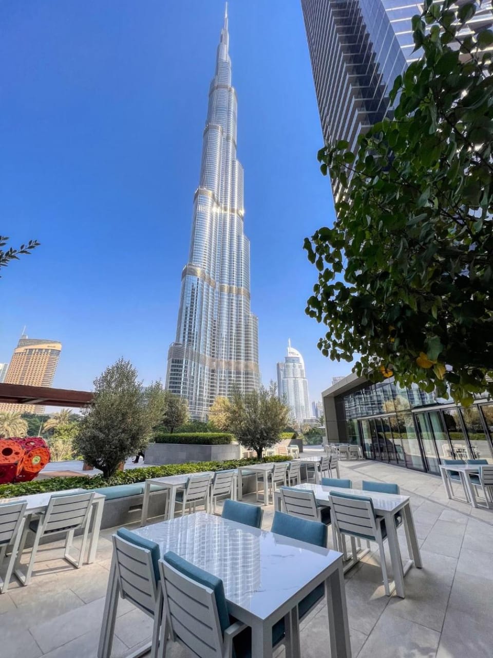 Patio, Nearby landmark, Day, Seating area, City view