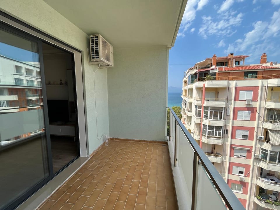 Blue Pearl Lungomare Apartment in Vlorë
