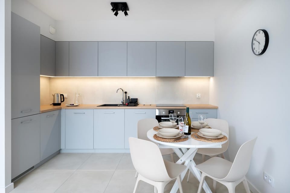 Kitchen or kitchenette, Dining area, stove