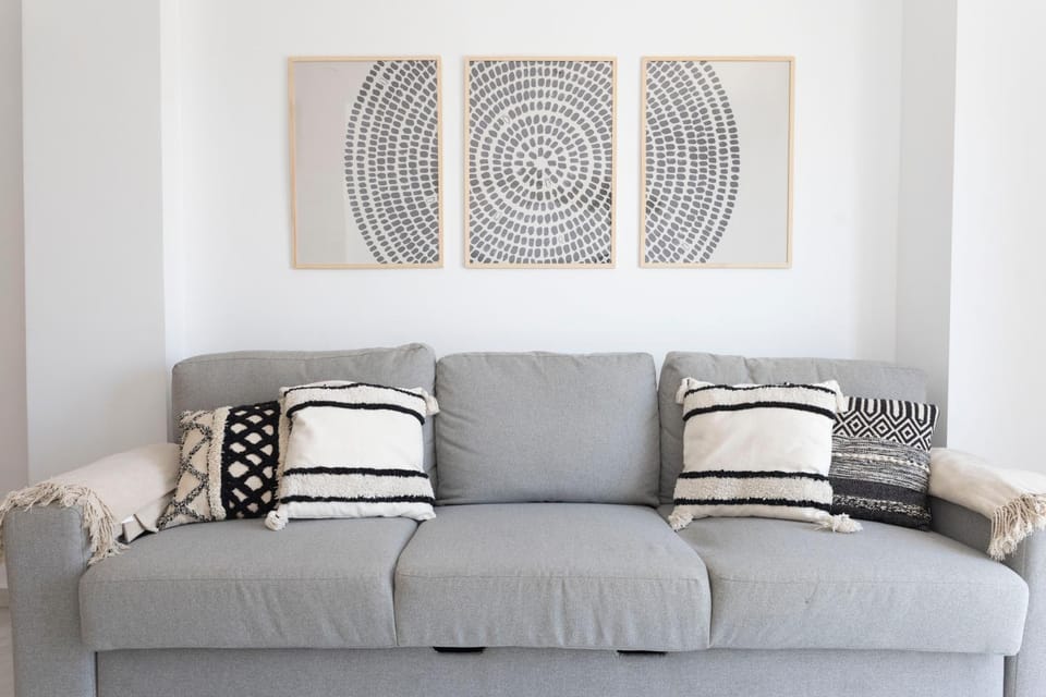Bed, Living room