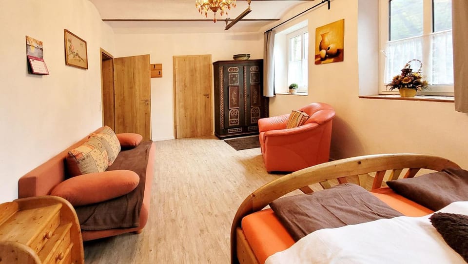 Living room, Photo of the whole room, Seating area, wardrobe