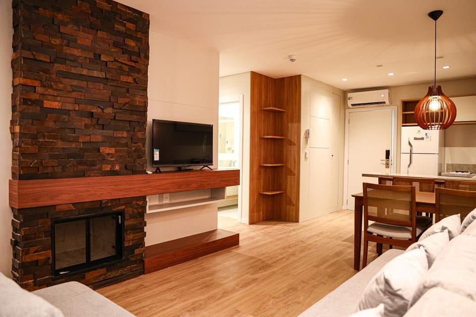 Living room, fireplace, air conditioner