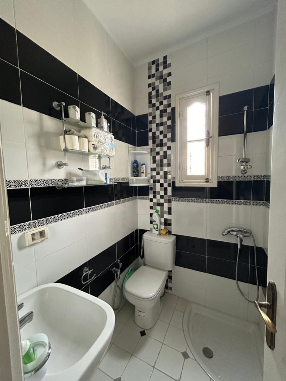 Shower, Toilet, Bathroom, Bath, towels