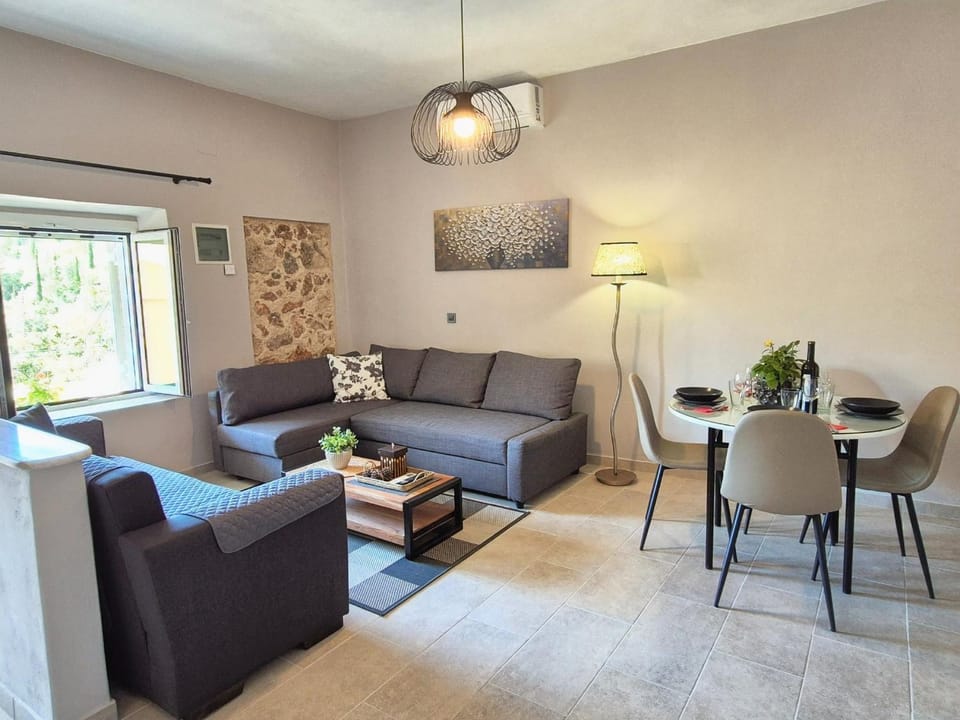 Living room, Seating area, Dining area