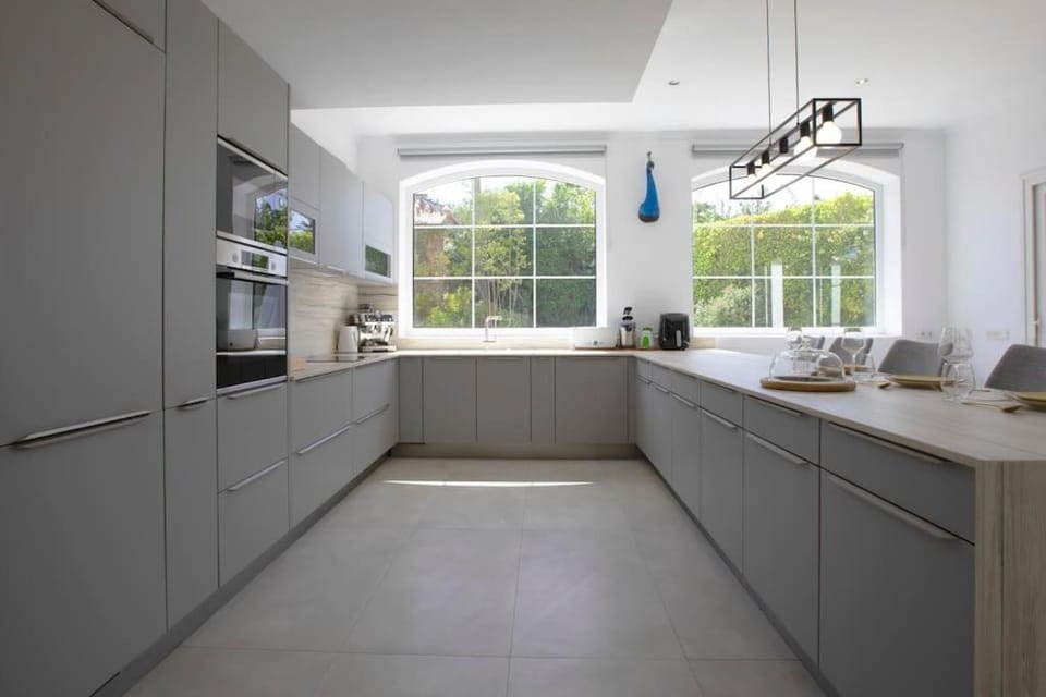 R35 Spacious private villa&pool&SPA Villa in Marbella