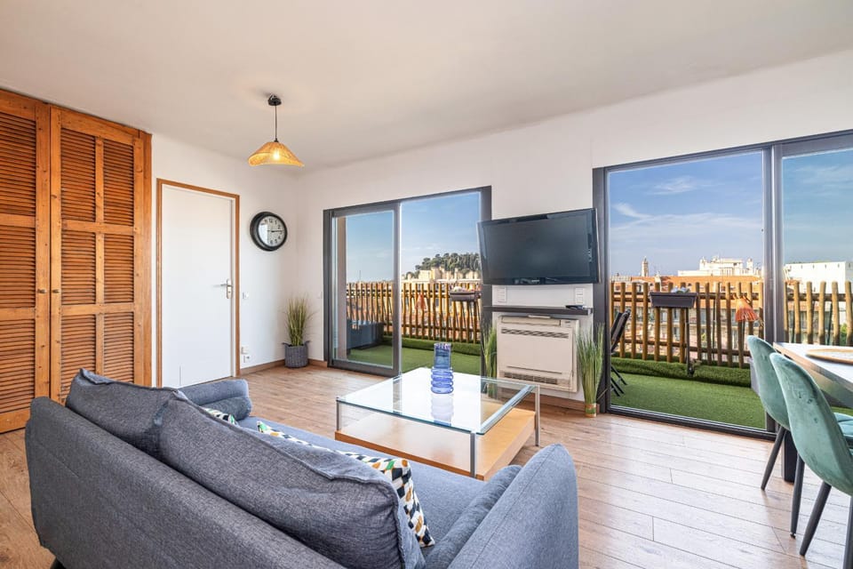 Communal lounge/ TV room, Living room