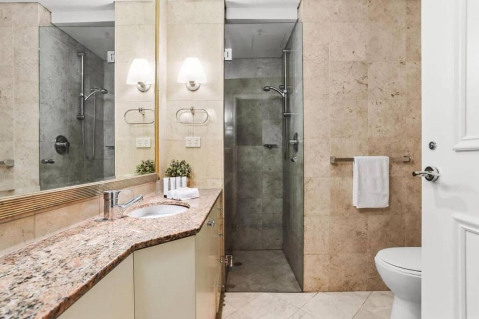 Spectacular 1 Bed Apartment in Sydney CBD with Gym Apartment in Sydney