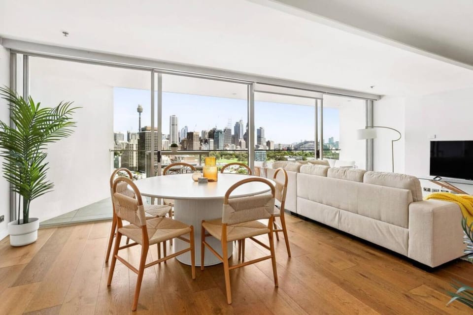 Stylish Double Storey Apt and Harbour Bridge Views Apartment in Sydney