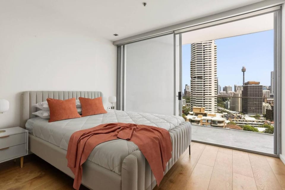 Stylish Double Storey Apt and Harbour Bridge Views Apartment in Sydney