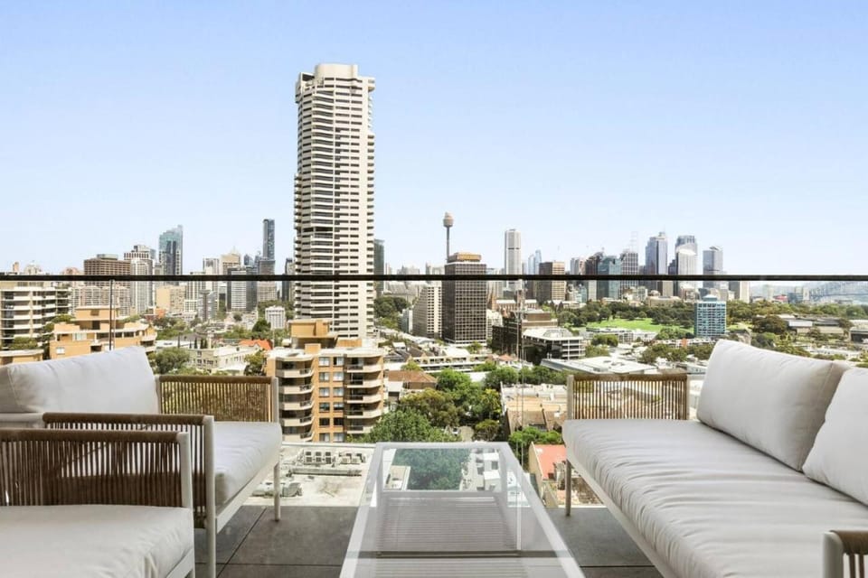 Stylish Double Storey Apt and Harbour Bridge Views Apartment in Sydney