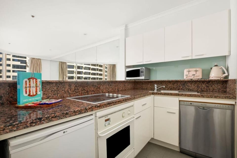Amazing Sydney Apartment with Pool, Gym and Sauna Apartment in Sydney