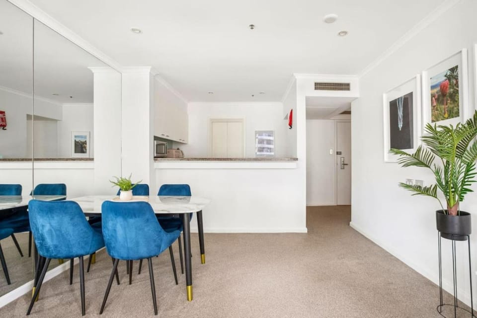 Amazing Sydney Apartment with Pool, Gym and Sauna Apartment in Sydney