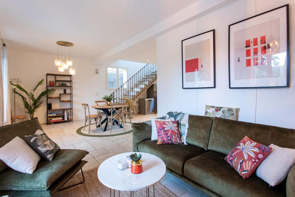 C8 Staywizus - Lovely House Cannes 4 BDR - Pool, AC, Garage & Wifi Villa in Cannes