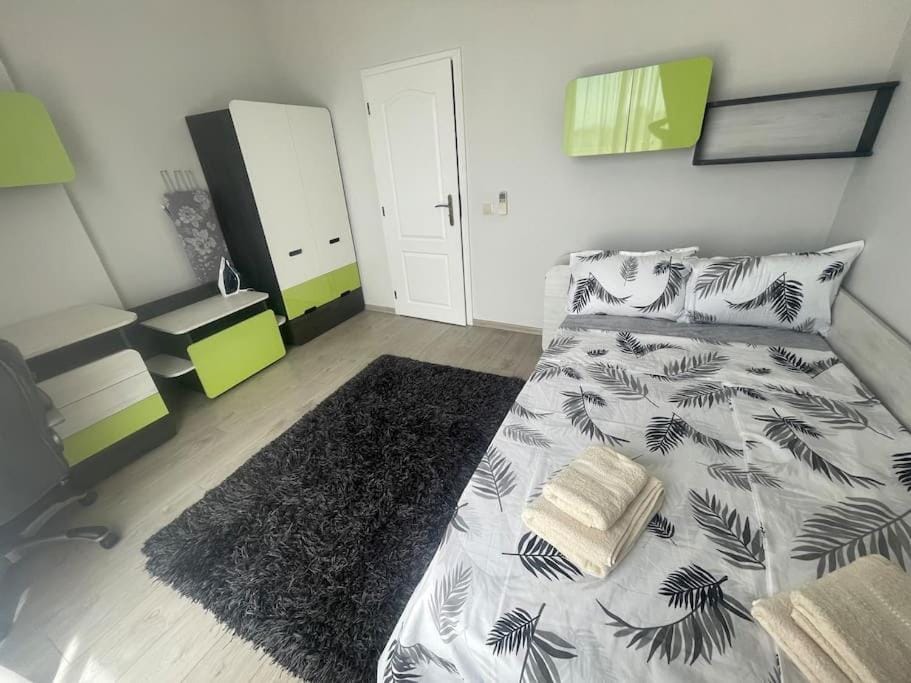 Bed, Photo of the whole room, Bedroom, towels, wardrobe