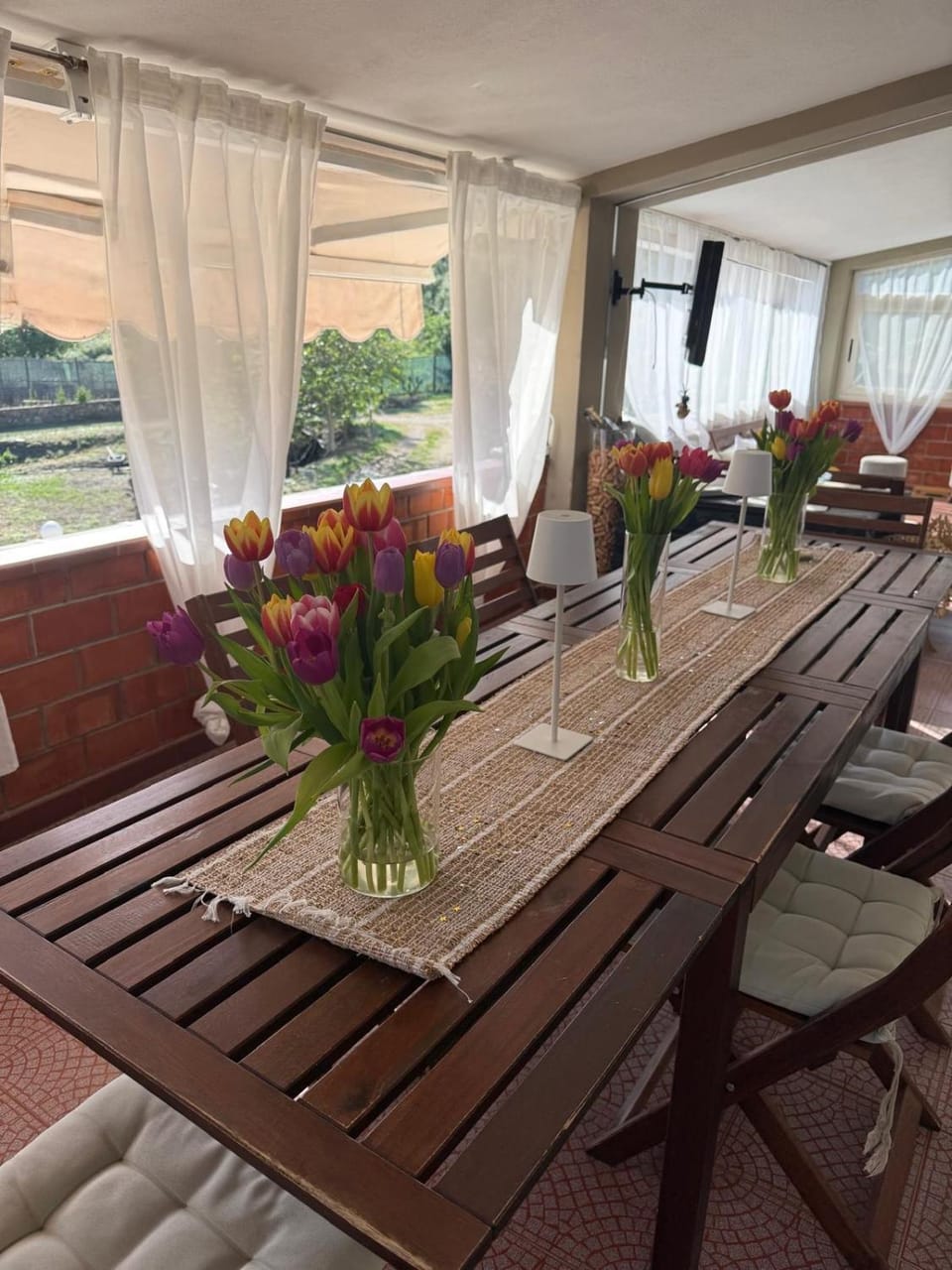Summer, Dining area