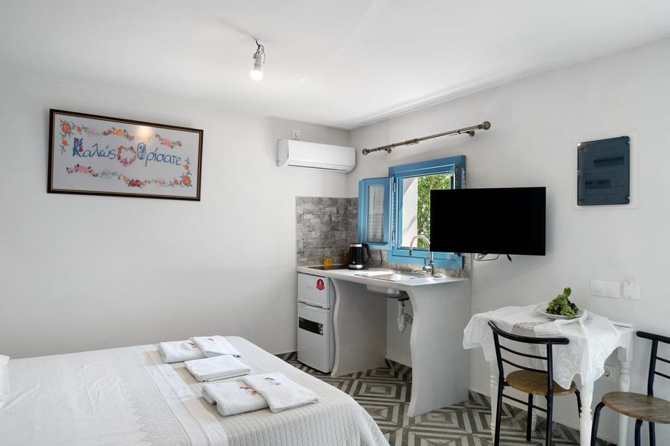 Living room, Bedroom