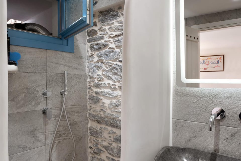 Bathroom, Living room