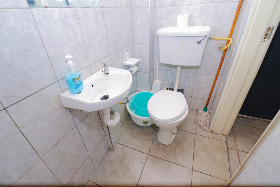 Toilet, Bathroom