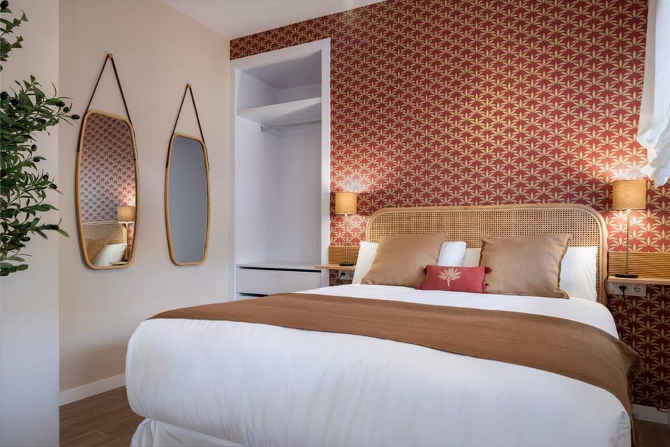 Bed, Bedroom