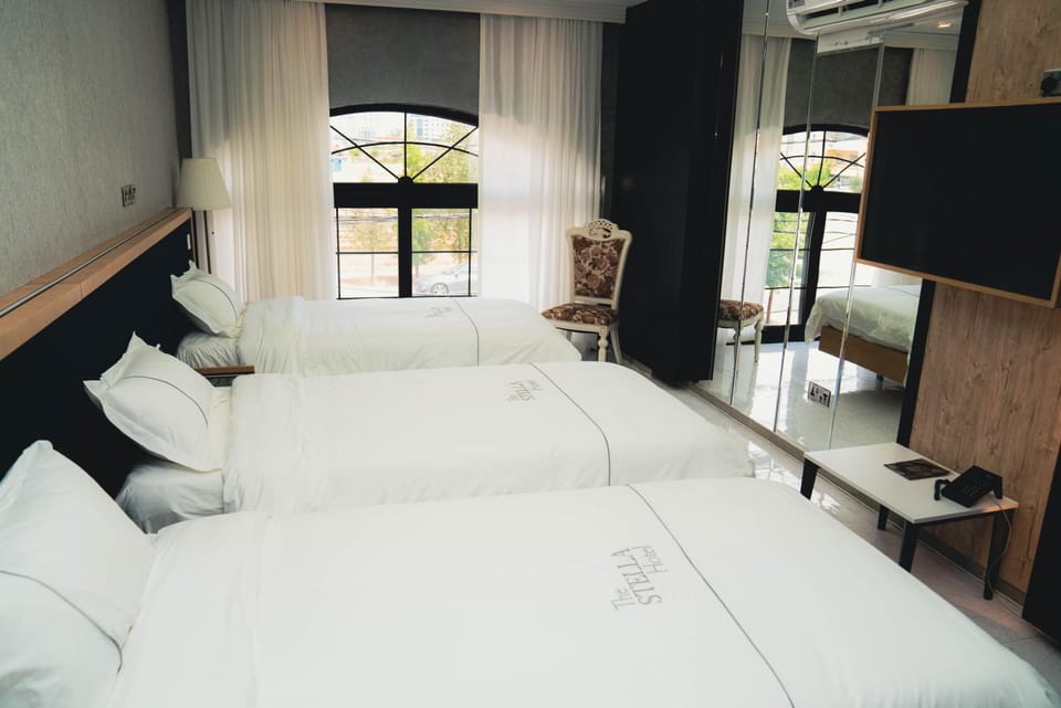 Bed, Bedroom, air conditioner
