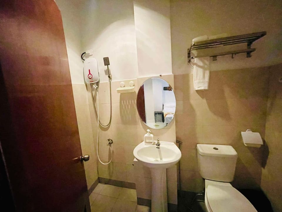 Mont Ville Guesthouse Bed and Breakfast in Bicol