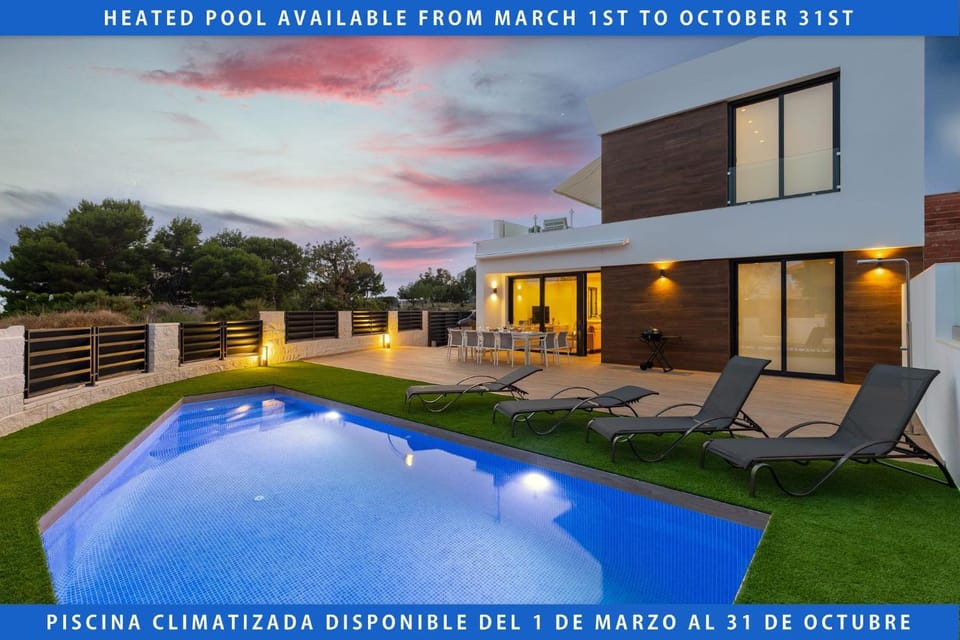 Luxurious & Comfy by Fidalsa Villa in Alacantí