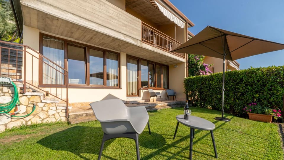 Garden, Balcony/Terrace