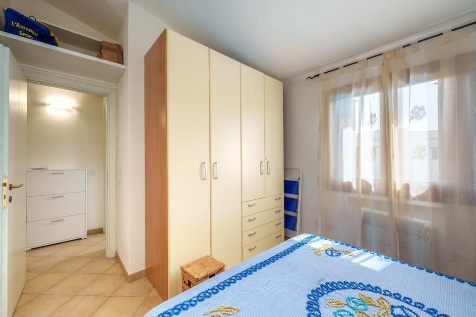Property building, Living room, Bedroom