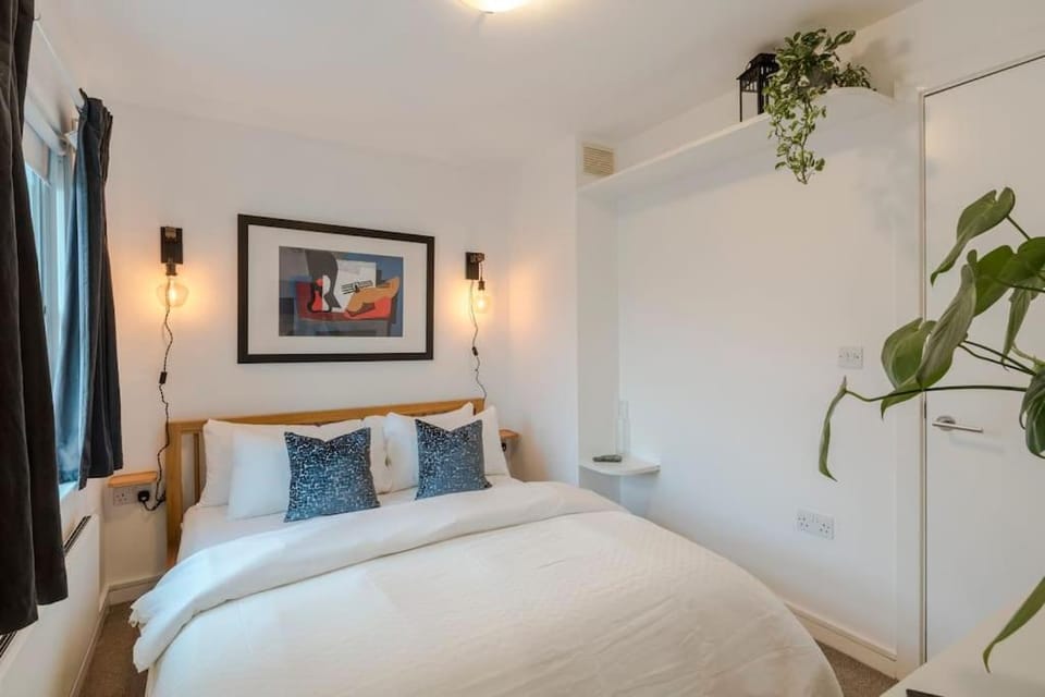 Kings Cross Two Bedroom Penthouse Apartment in London Borough of Islington